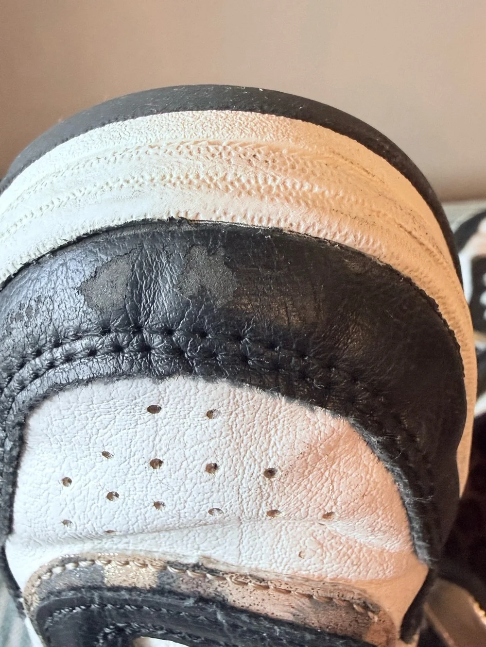 Girls White & Black Leopard Accent Sneakers - Size 13